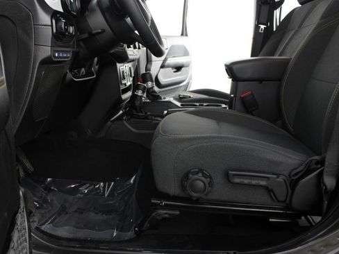Used 2025 Jeep Wrangler Unlimited Sahara w/ Safety Group AWD/4WD image 15
