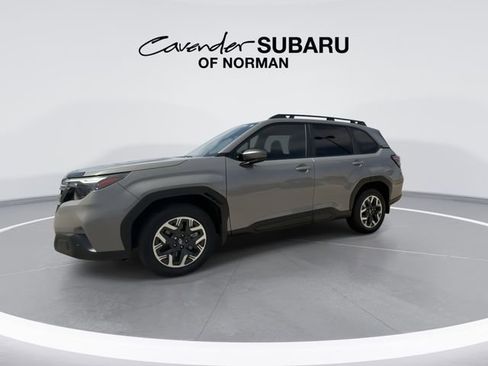 Used 2025 Subaru Forester Premium image 5