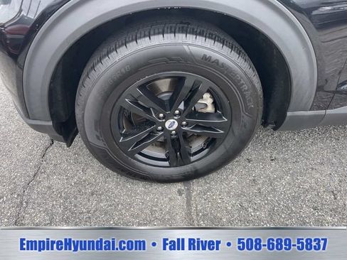 Used 2020 Ford Explorer XLT w/ Equipment Group 202A AWD/4WD image 13