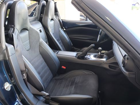 Used 2022 MAZDA MX-5 Miata Club image 17