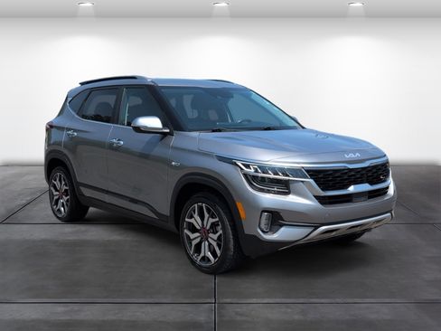 Used 2023 Kia Seltos SX AWD/4WD image 2