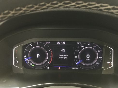Used 2024 Volkswagen Atlas Cross Sport SE w/ Panoramic Sunroof Package FWD image 20