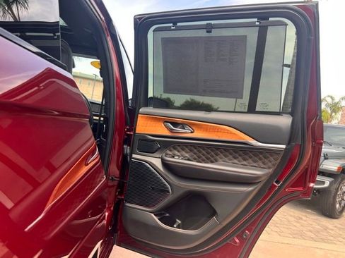 Used 2022 Jeep Grand Cherokee Summit AWD/4WD image 29