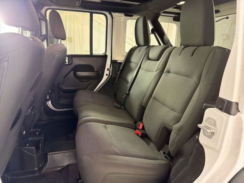 Used 2021 Jeep Wrangler Unlimited Sport AWD/4WD image 15