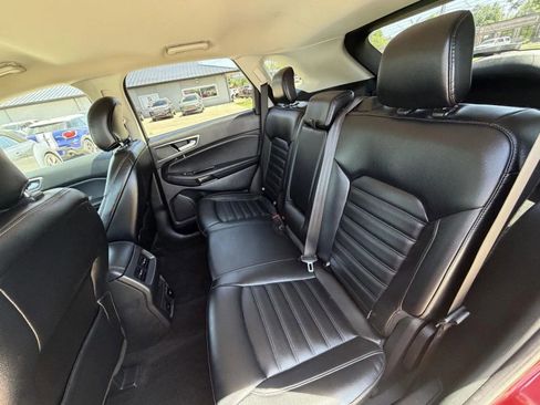 Used 2019 Ford Edge SEL w/ Equipment Group 201A FWD image 17