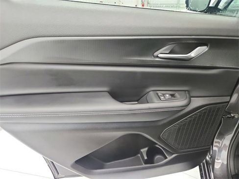 New 2025 Jeep Grand Cherokee L Altitude image 36