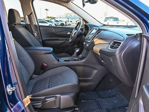 Used 2022 Chevrolet Equinox LT w/ Driver Convenience Package FWD image 18