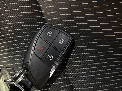 Used 2025 Chevrolet Equinox LT image 22