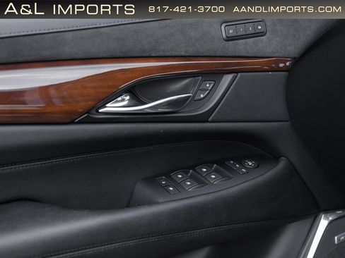 Used 2019 Cadillac Escalade Luxury image 39