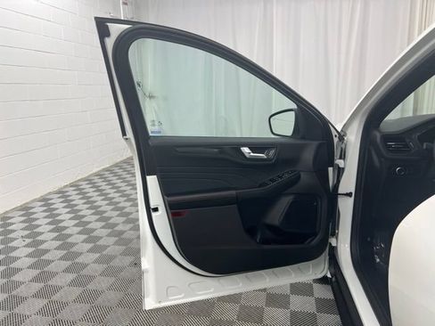 Used 2023 Ford Escape ST-Line w/ Tech Pack #1 AWD/4WD image 17