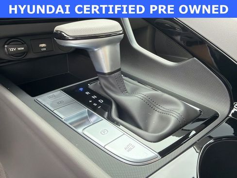 Used 2025 Hyundai Elantra Blue image 30