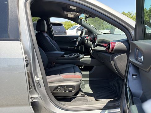 Used 2026 Chevrolet Equinox RS w/ Convenience Package III FWD image 33