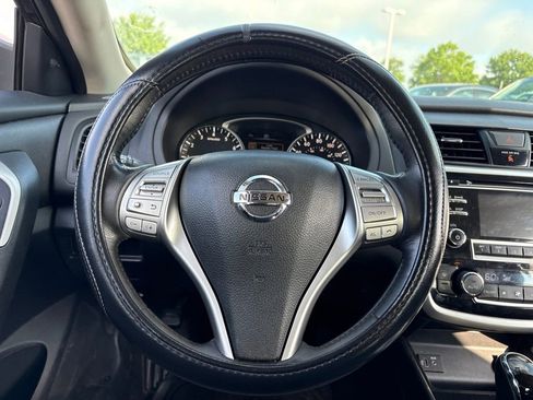 Used 2018 Nissan Altima 2.5 SV FWD image 14