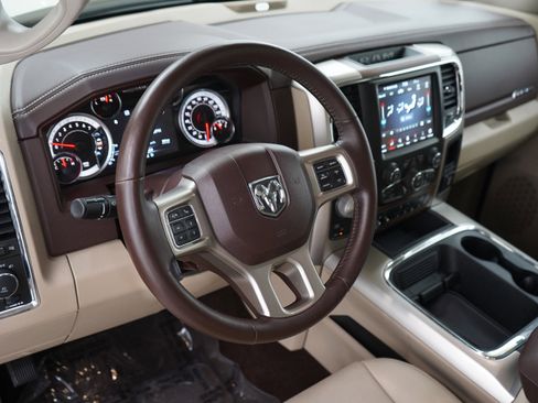 Used 2018 RAM 1500 Laramie w/ Convenience Group AWD/4WD image 19