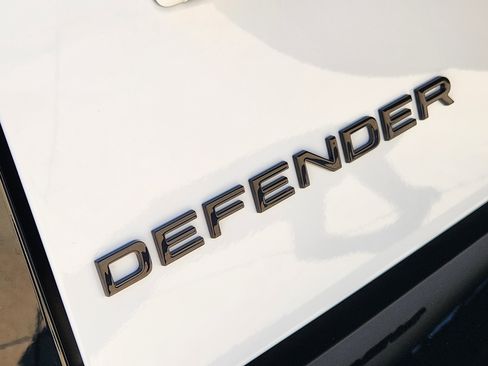 New 2026 Land Rover Defender 110 X-Dynamic SE image 11