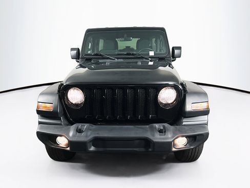 Used 2022 Jeep Wrangler Sport S image 2