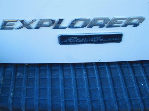 Used 2003 Ford Explorer Eddie Bauer image 5