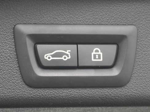 Used 2022 BMW X5 xDrive40i w/ M Sport Package image 34