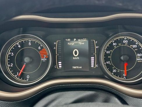 Used 2017 Jeep Cherokee Latitude w/ Comfort/Convenience Group image 22