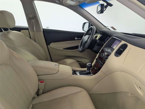 Used 2017 INFINITI QX50 2WD w/ Technology Package image 32