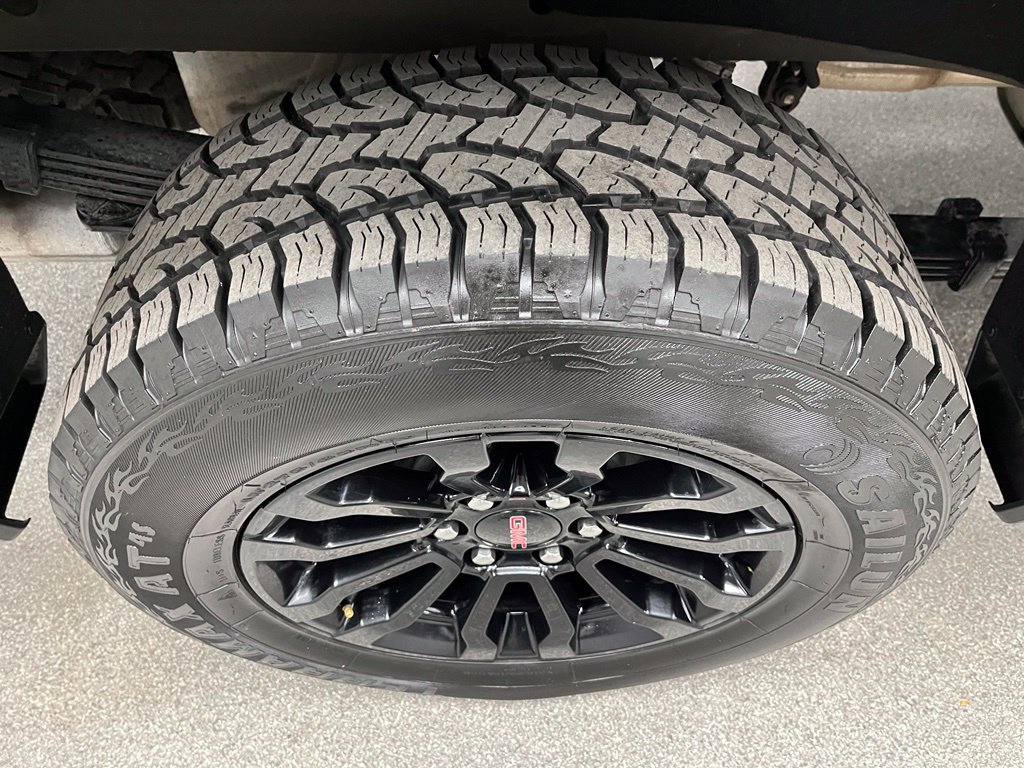 Used 2022 GMC Sierra 1500 AT4X AWD/4WD image 17