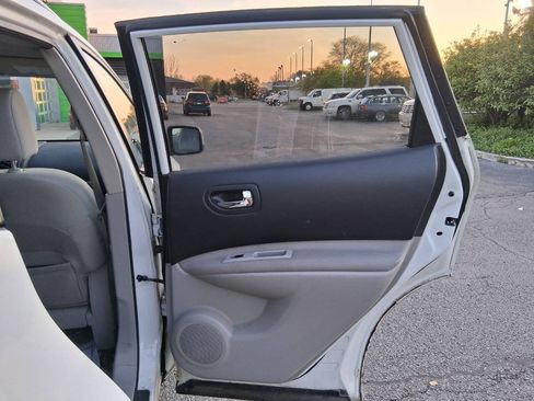 Used 2012 Nissan Rogue SV FWD image 12