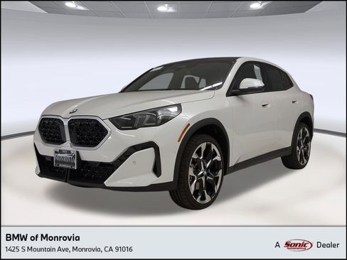 New 2026 BMW X2 xDrive28i w/ Technology Package AWD/4WD image 1