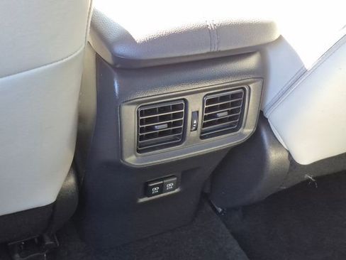 Used 2021 Toyota RAV4 XLE Premium image 17