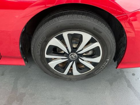 Used 2018 Toyota Prius Prime Plus FWD image 31