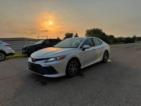 Certified 2024 Toyota Camry XLE w/ Cold Weather Package FWD image 11