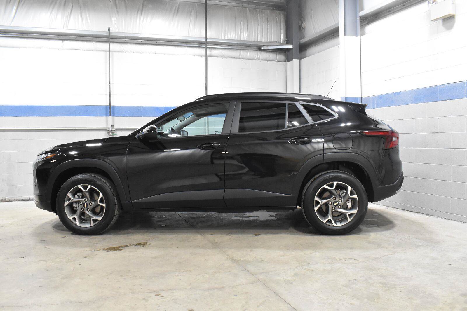 Used 2024 Chevrolet Trax LT w/ Driver Confidence Package FWD image 22
