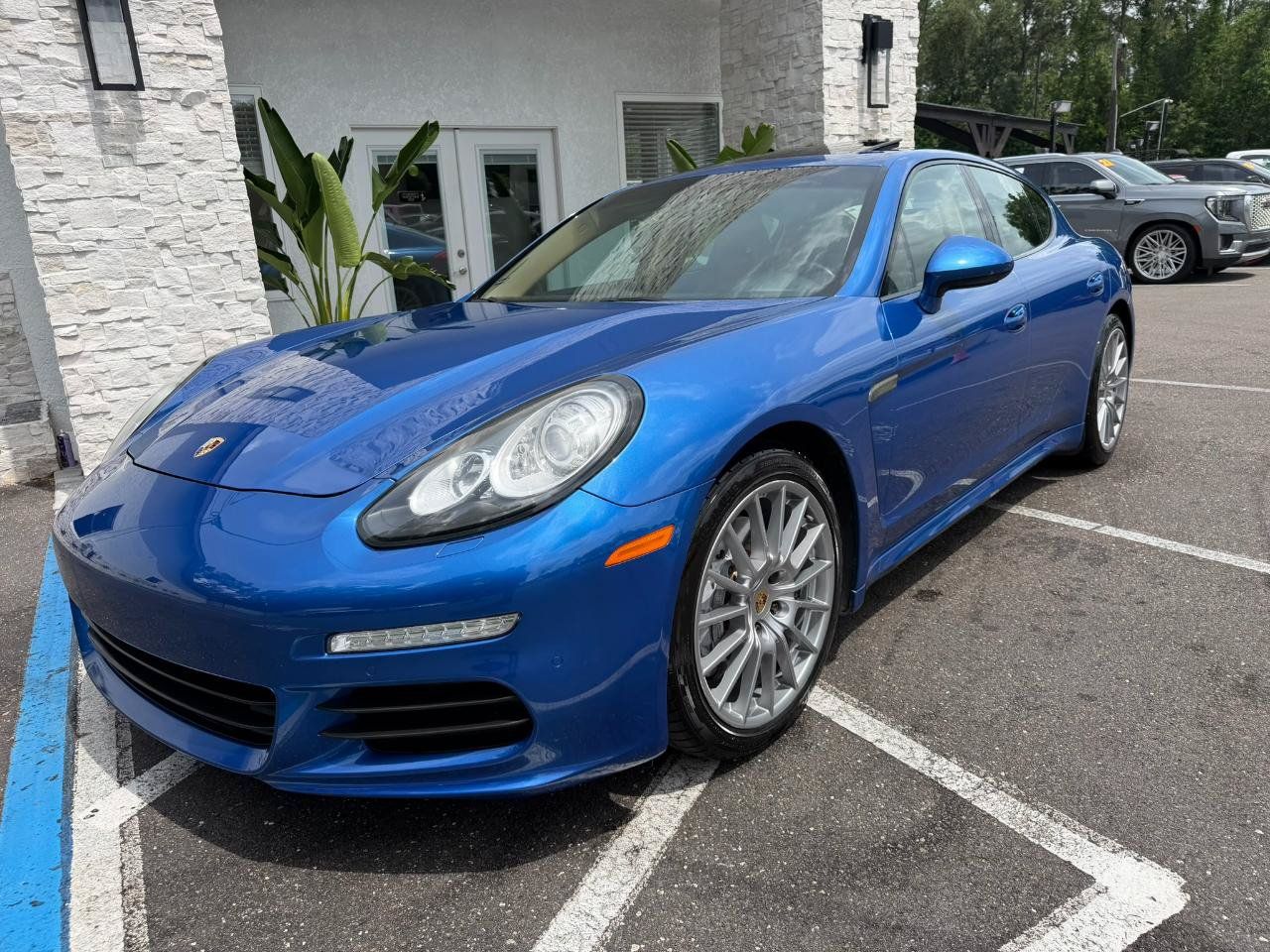 Used 2015 Porsche Panamera 4 AWD/4WD image 3