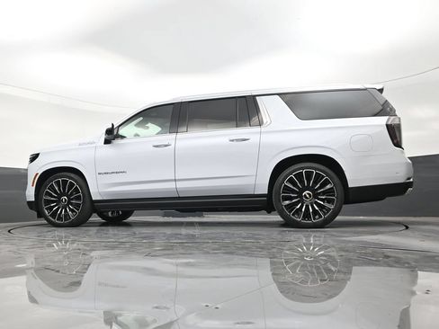 Used 2026 Chevrolet Suburban High Country AWD/4WD image 20