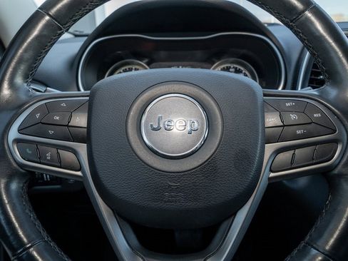 Used 2019 Jeep Cherokee Latitude Plus w/ Comfort/Convenience Group image 19