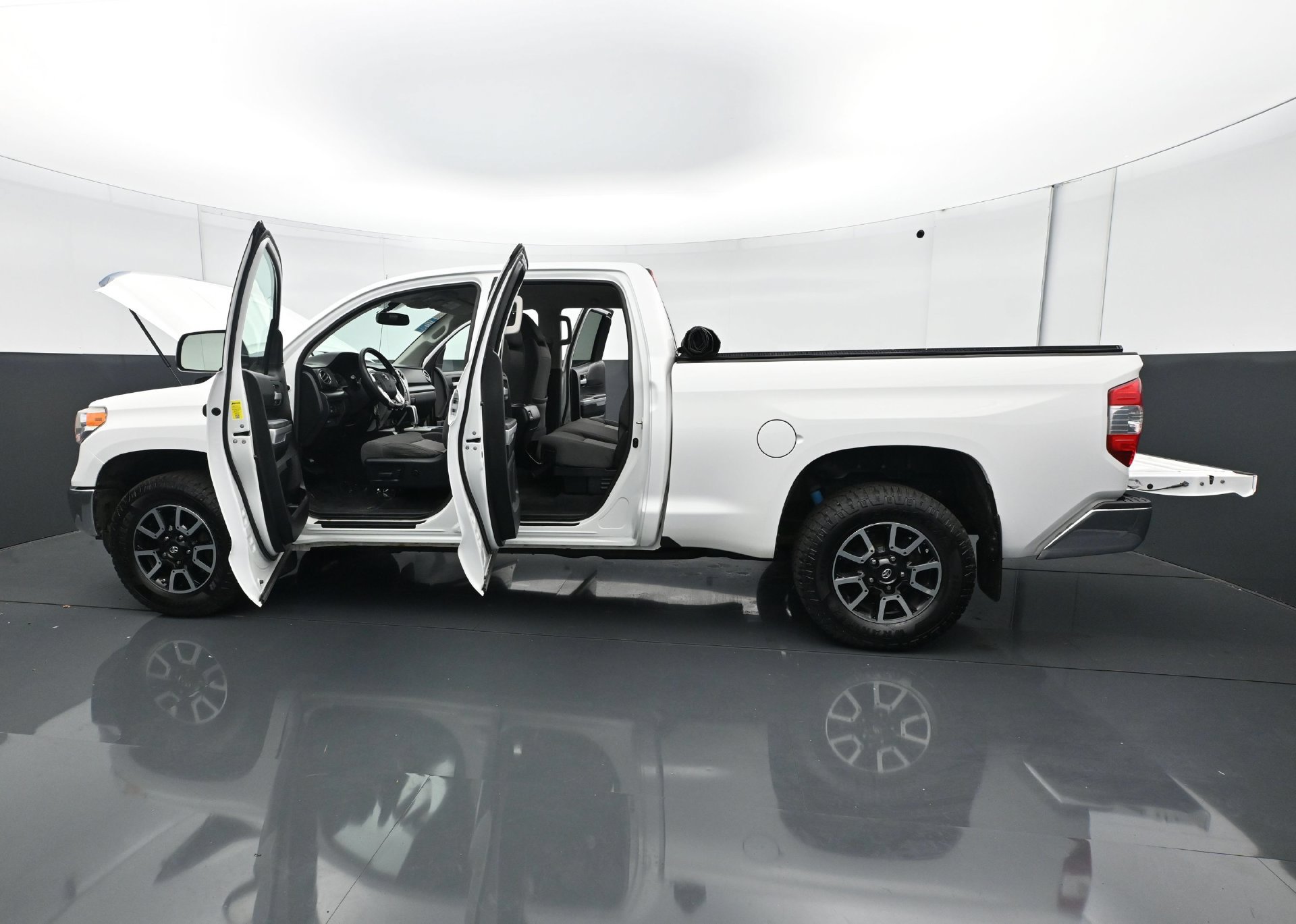 Used 2017 Toyota Tundra SR5 w/ TRD Off Road Package AWD/4WD image 25