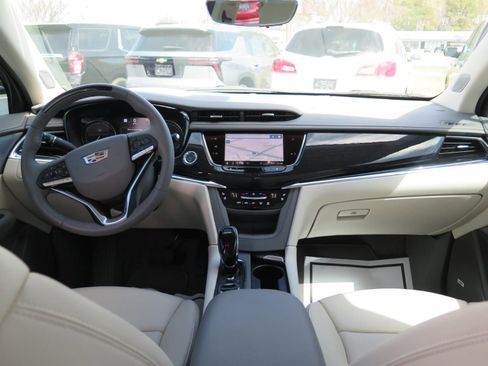 Used 2025 Cadillac XT6 Premium Luxury w/ Technology Package image 22