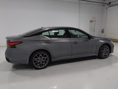 Used 2024 Nissan Altima 2.0 SR FWD image 10