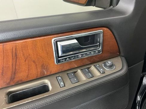 Used 2011 Lincoln Navigator Ultimate AWD/4WD image 12