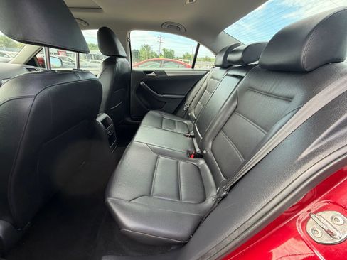 Used 2017 Volkswagen Jetta SE FWD image 13