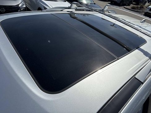 Used 2024 Nissan Pathfinder Platinum w/ Black Appearance Package image 33