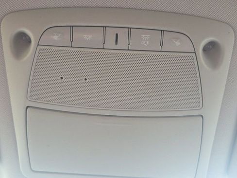 Used 2017 Nissan Rogue SV w/ SV Premium Package image 28