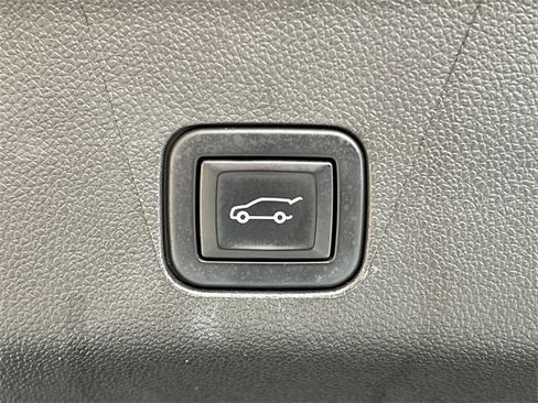 Used 2022 Chevrolet Tahoe RST image 19