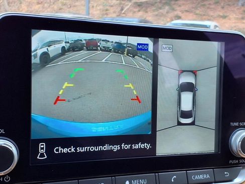 Used 2024 Nissan Sentra SV w/ SV Premium Package image 17