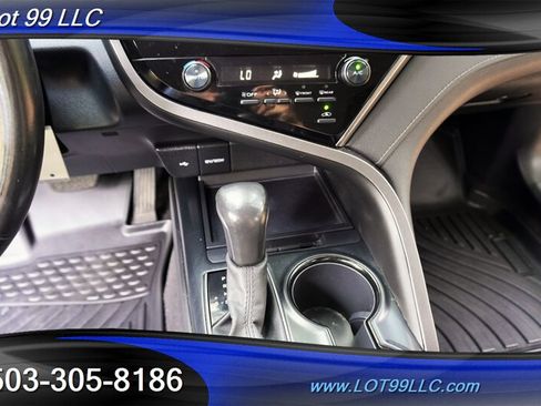 Used 2020 Toyota Camry SE FWD image 25