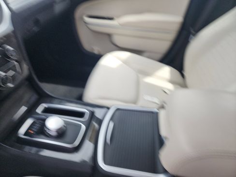 Used 2020 Chrysler 300 Touring image 24