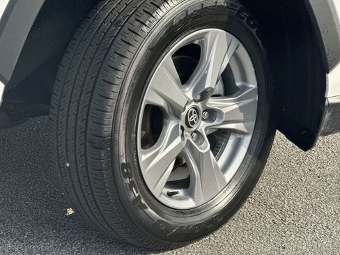 Used 2025 Toyota RAV4 XLE image 12