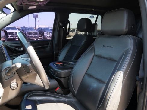 Used 2021 GMC Yukon Denali w/ Denali Premium Package AWD/4WD image 8