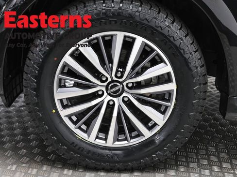 Used 2024 Nissan Armada SL w/ Captain's Chairs Package image 34