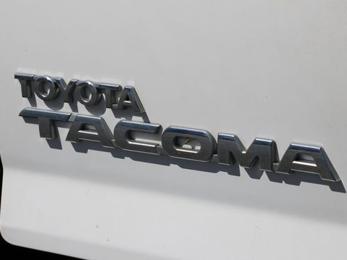Used 2013 Toyota Tacoma Base image 33