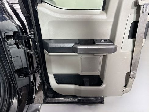 Used 2020 Ford F150 XLT w/ Equipment Group 302A Luxury AWD/4WD image 24